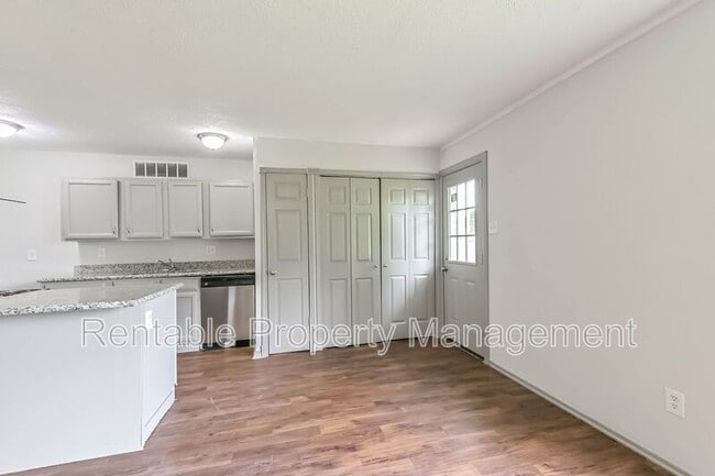 Building Photo - 14634 Dartwood Dr