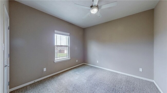 Building Photo - 2700 Horse Haven Ln