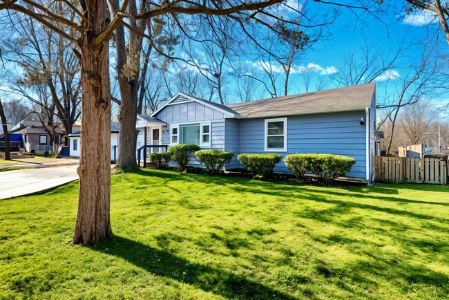 Building Photo - Newly Renovated Home - Steps Away from KU Med