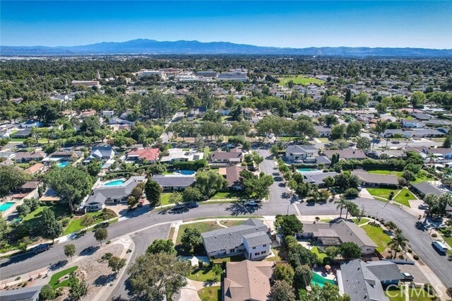 Building Photo - 340 W Caroline Ct