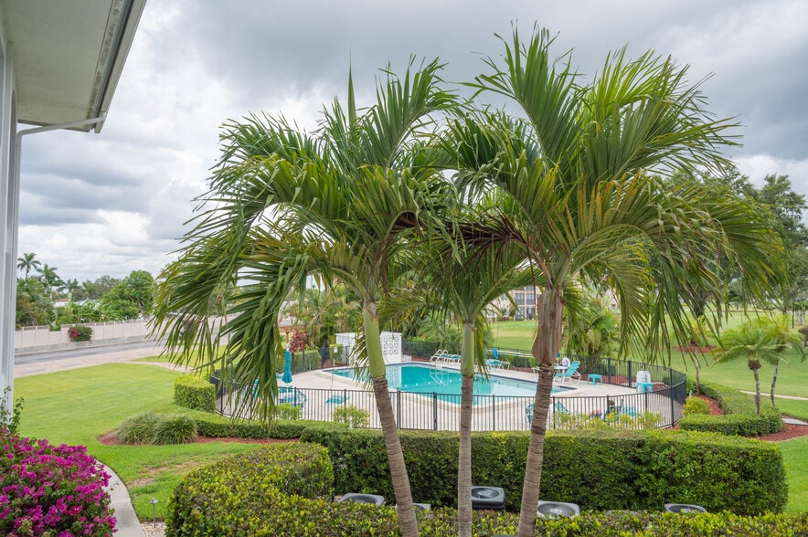 Building Photo - 5 High Point Cir W