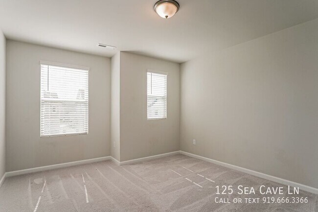 Building Photo - 125 Sea Cave Ln