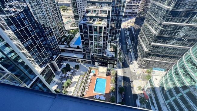 Building Photo - 133 Seaport Blvd