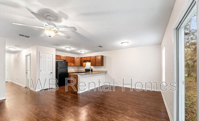 Building Photo - 685 Herman St