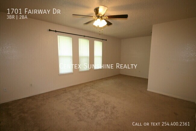 Building Photo - 1701 Fairway Dr