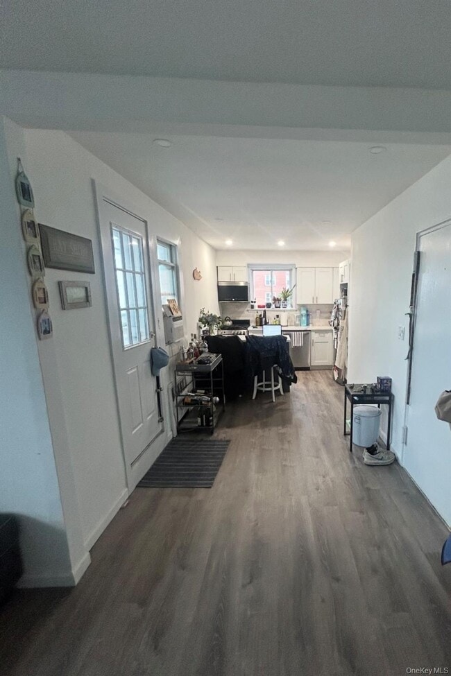 Building Photo - 555 W Broadway