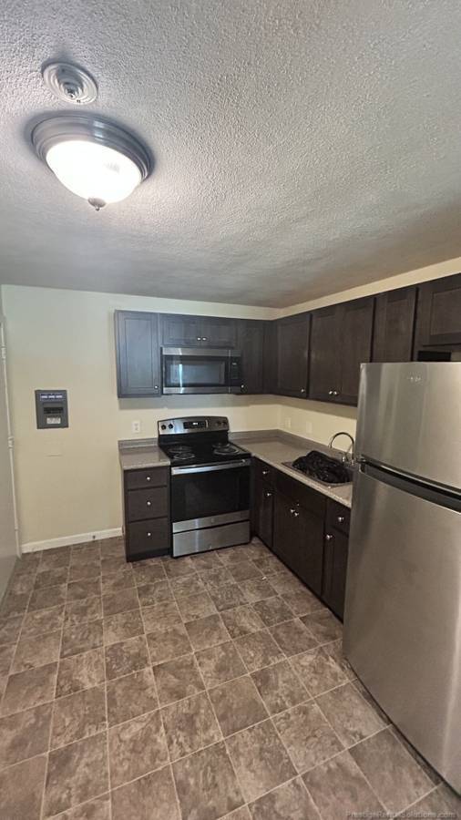 Building Photo - 315 Revere St