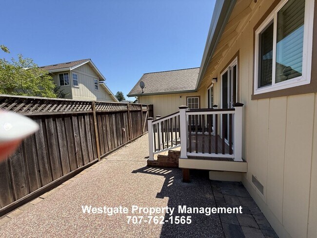 Building Photo - 1417 Dandelion Way
