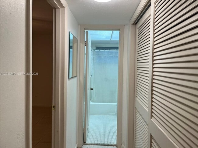 Building Photo - 255 Sunrise Dr