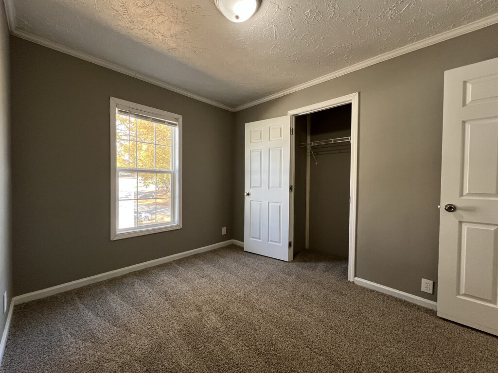 Building Photo - 125 E Sourwood Dr