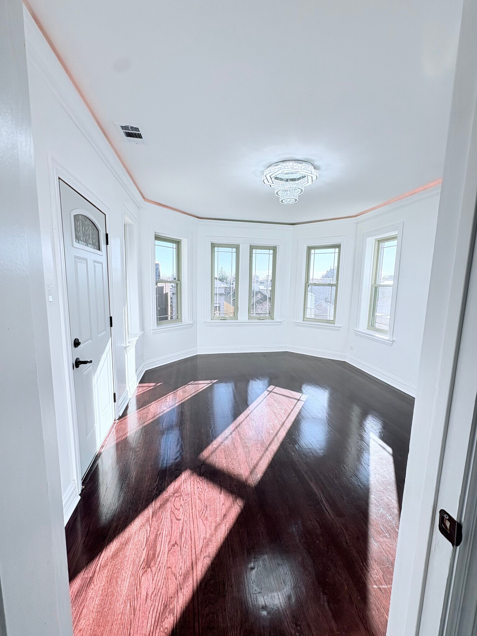 Building Photo - 2026 W McLean Ave