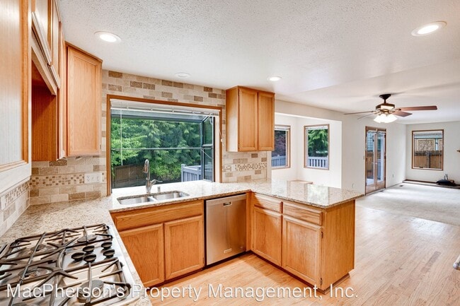 Building Photo - 4 br, 2.5 bath House - 24337 SE 43rd Pl