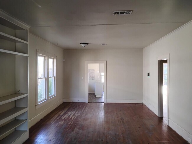 Building Photo - 328 Prospect St