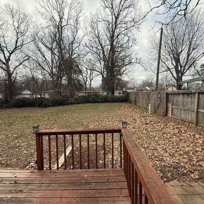 Building Photo - 2 Bedroom Home with unfinished Basement In SE Springfield