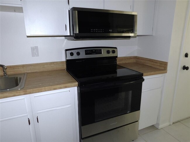 Building Photo - 204 Caryl Way