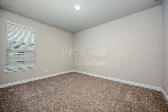 Building Photo - 5231 Meadow Ln