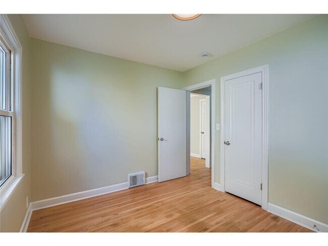 Building Photo - 837 Bidwell St