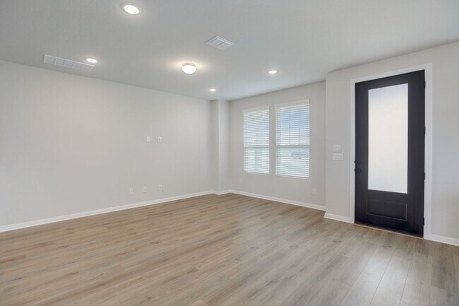 Building Photo - 125 Clemens Dr