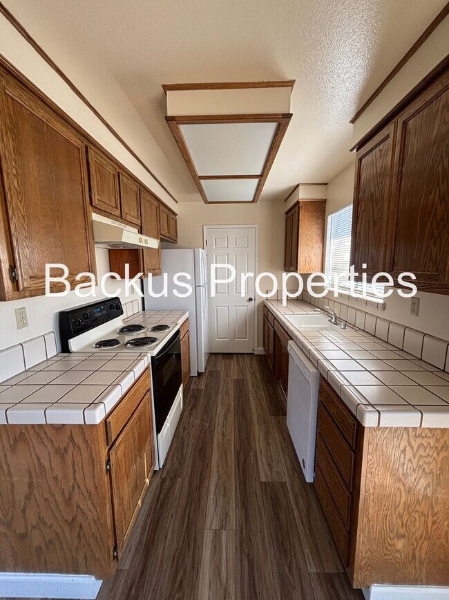 Building Photo - Nice two bedroom condo in Westwood gated community