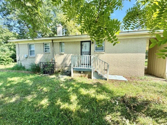 Building Photo - 4179 Leweir St