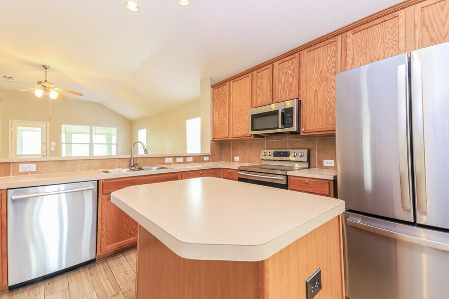 Building Photo - 709 Fireberry Dr