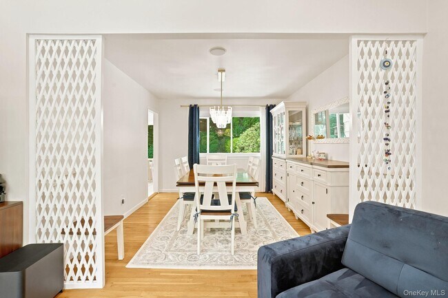 Building Photo - 80 Hickory Hill Dr