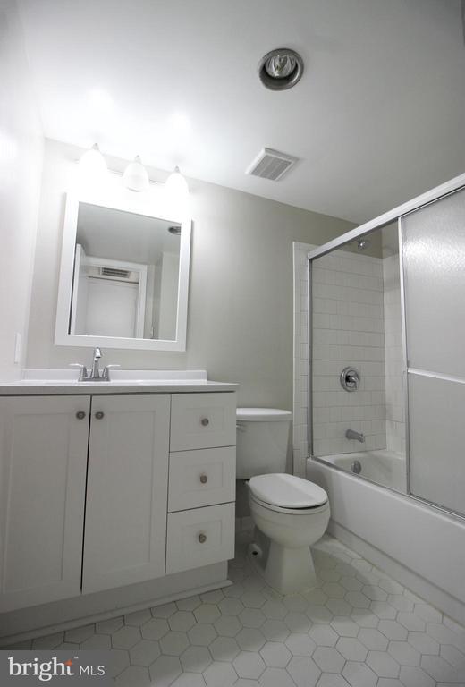 Building Photo - 10208 Bushman Dr