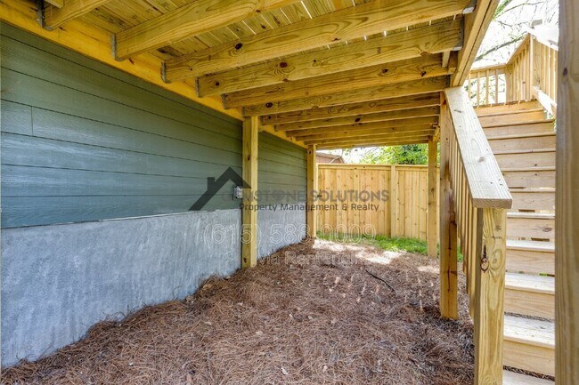 Building Photo - 669 Westboro Dr