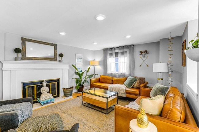 Building Photo - 32 Basin St