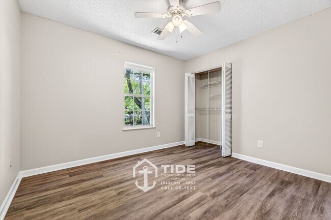 Building Photo - Modern Living in the Heart of West Ashley