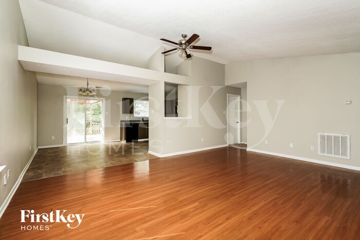 Building Photo - 7433 Redcliff Rd