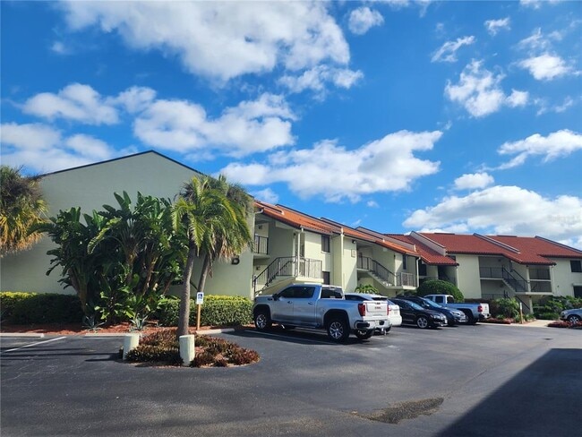 Building Photo - 1515 Pinellas Bayway S