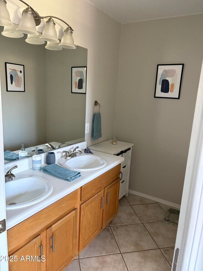 Building Photo - 17901 N 111th Dr