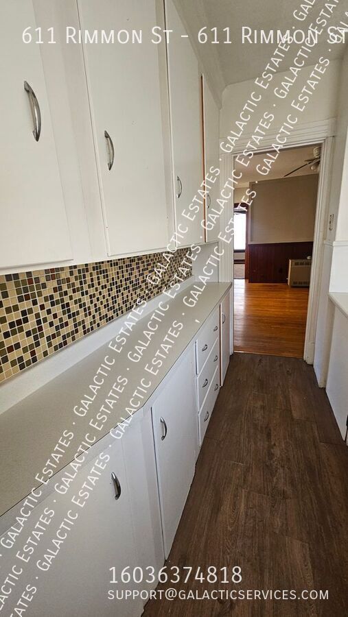 Building Photo - 611 Rimmon St