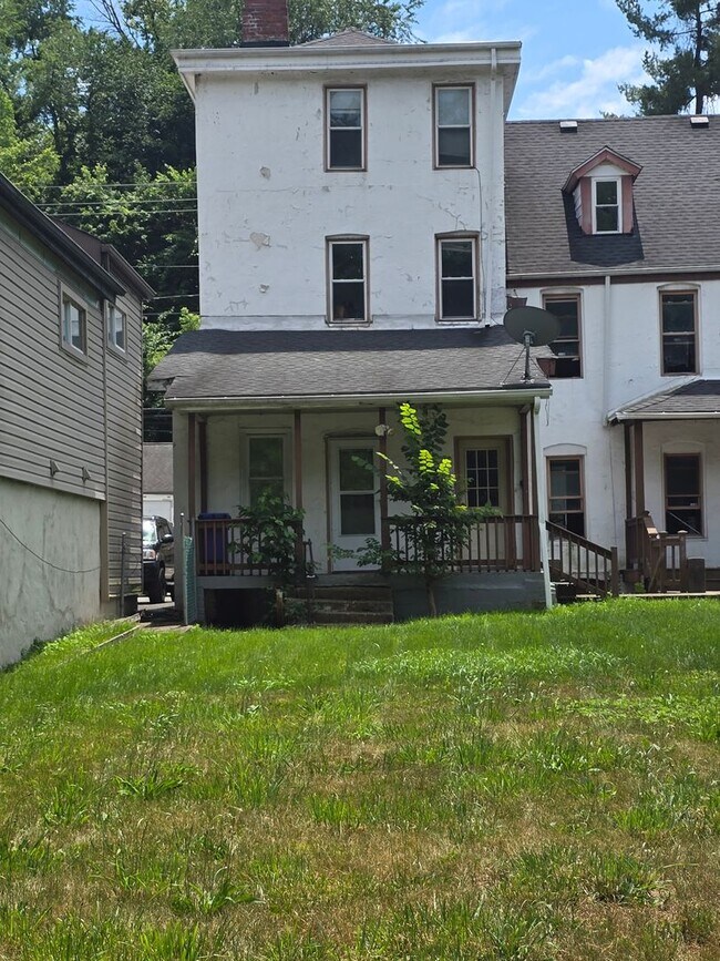 Building Photo - 635-639 Baldwin St