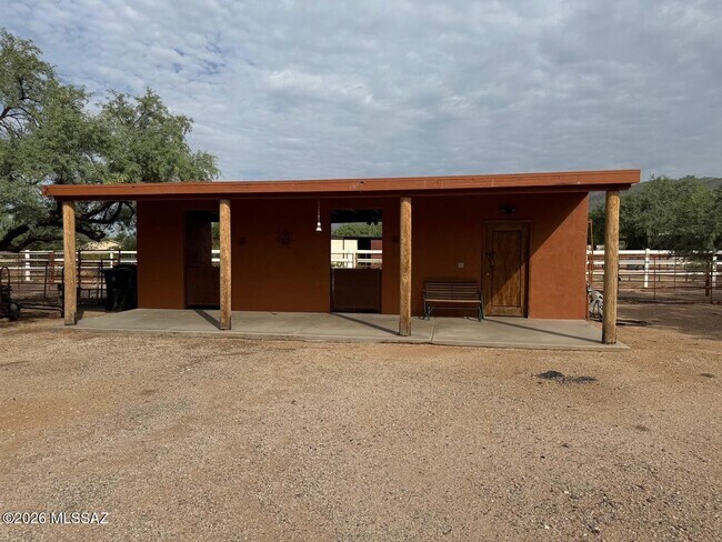 Building Photo - 11321 E Prospect Ln
