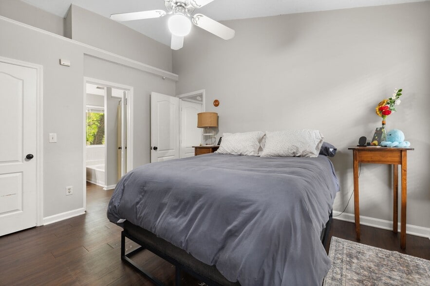 Master Bedroom - 3521 Greywood Drive