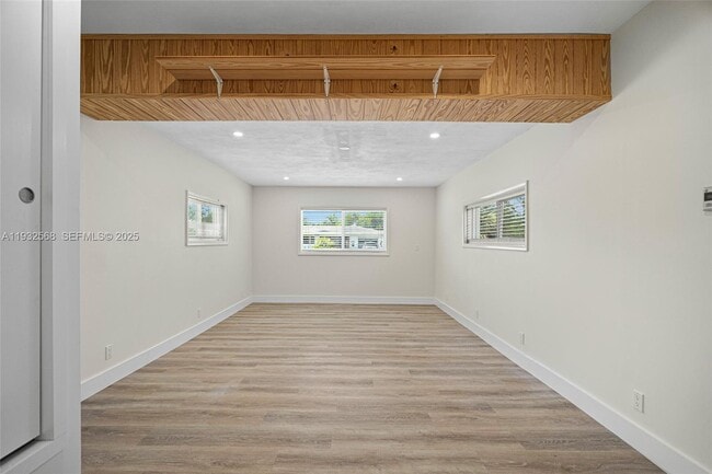 Building Photo - 251 SE 7th St