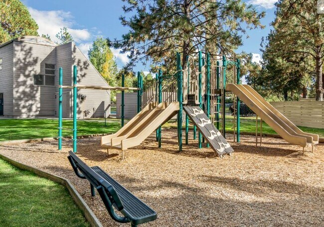 Building Photo - Mt. Bachelor Village Condo #207