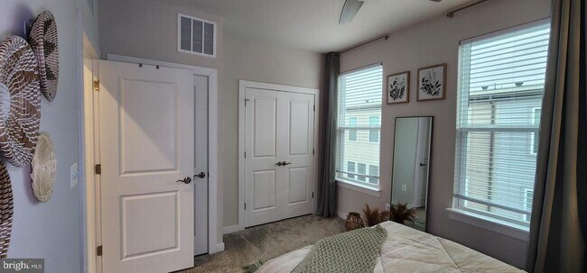 Building Photo - 5606 Hyattsville Dr