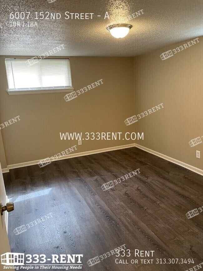 Building Photo - 6007 E 152nd St