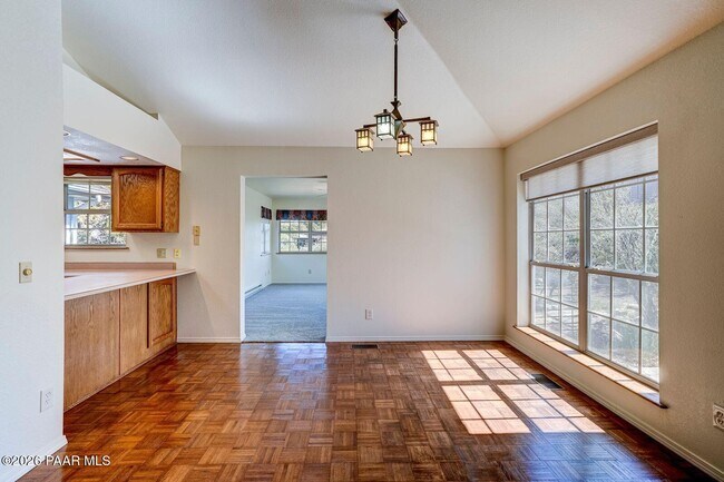 Building Photo - 1957 Forest View