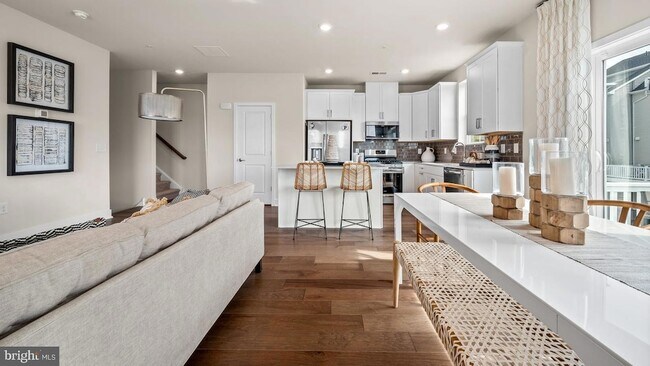 Building Photo - 923 Anvil Ct.