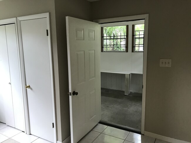 Building Photo - Gorgeously Renovated, 2 BR, 2 BA Home in D...