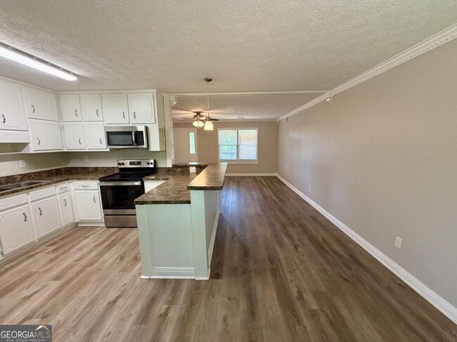 Building Photo - 285 Lakeshore Dr