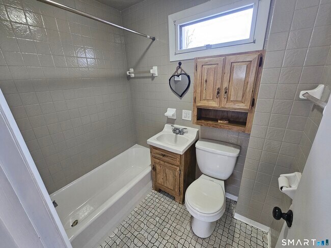 Building Photo - 134 Bristol St