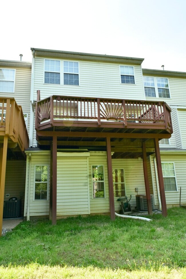 Building Photo - 7005 Cradlerock Farm Ct
