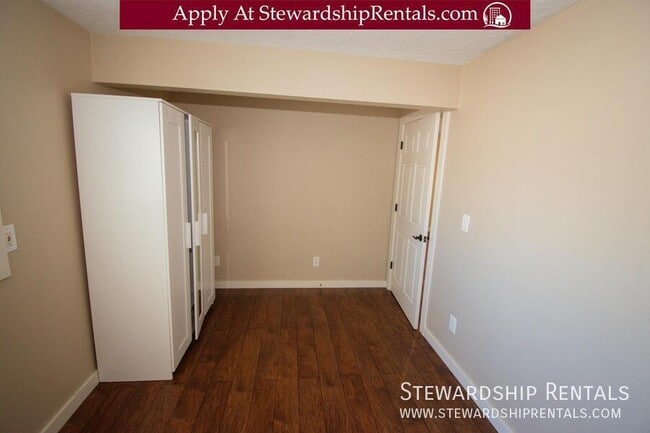 Building Photo - 5017 SE 45th Ave