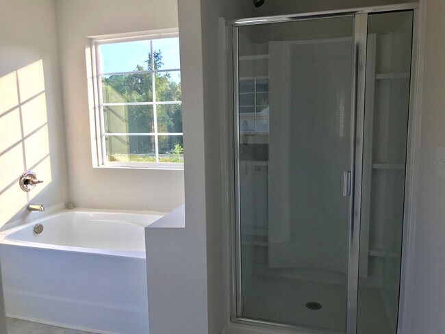 Building Photo - Come view these Luxurious 4 bedroom 2.5 bath w/2 Car Garage 2 Story homes. Located in Salisbury