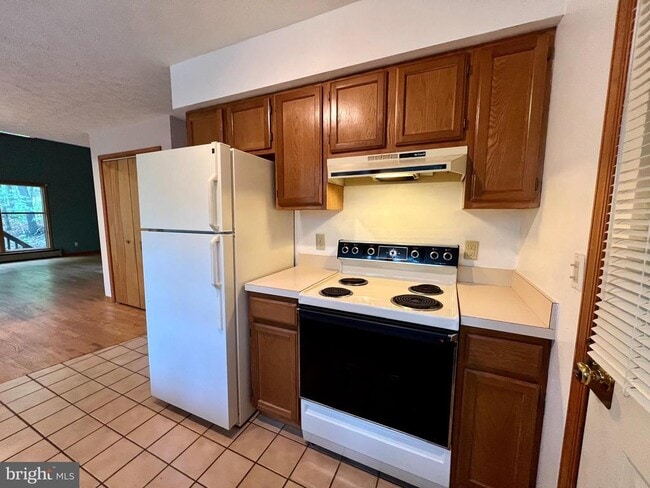 Building Photo - 148 Fieldstone Ln